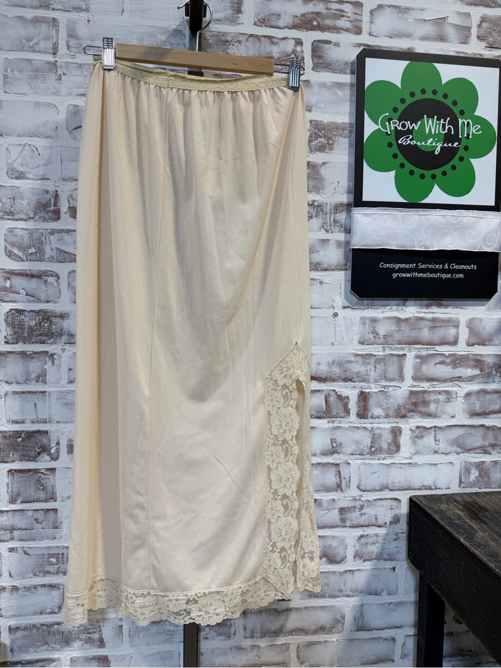 Vintage Cream Lace Trim Half Slip Skirt